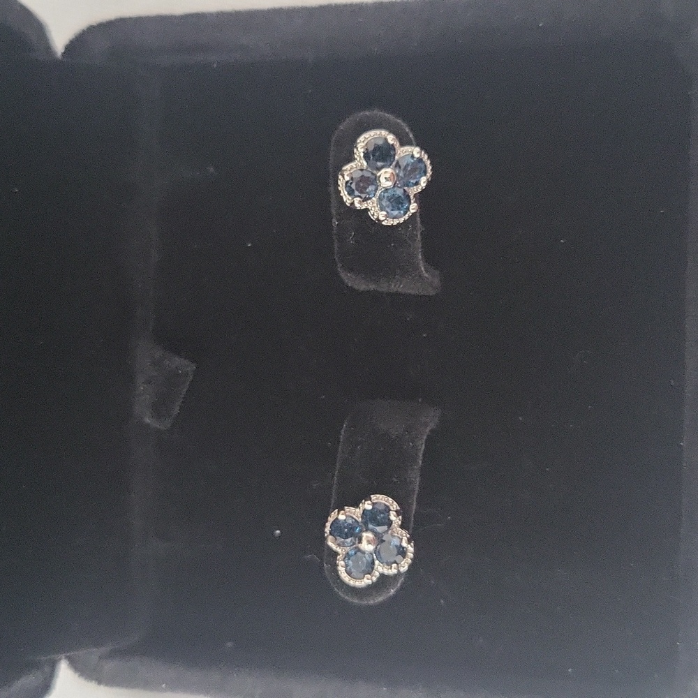 LOW STARTNew Genuine Sapphire Earrings New In Gift Box